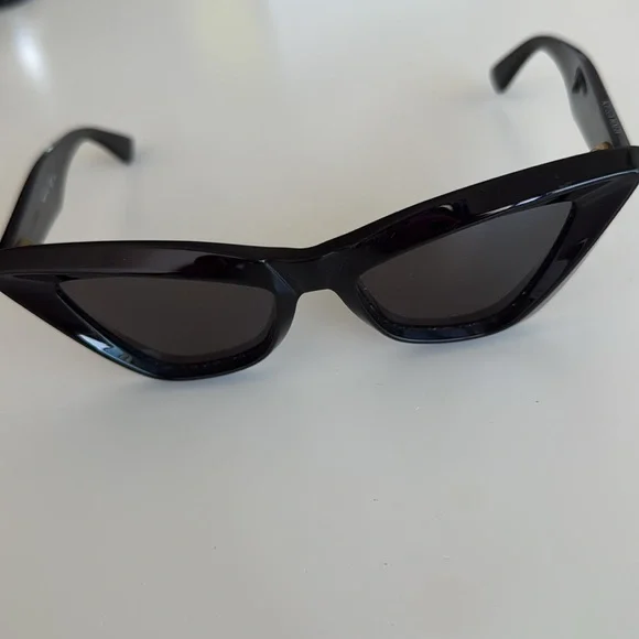 BOTTEGA VENETTA Black Cat-Eye Sunglasses - Picture 8 of 10
